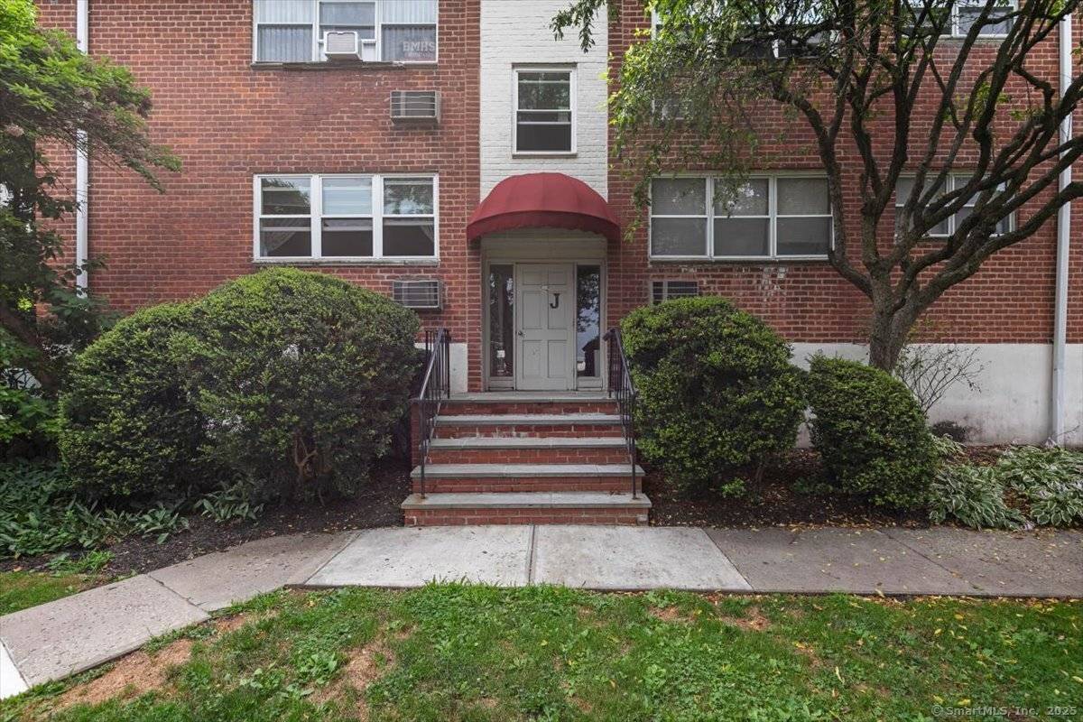 11 Bedford Avenue #APT J2, Norwalk, CT 06850