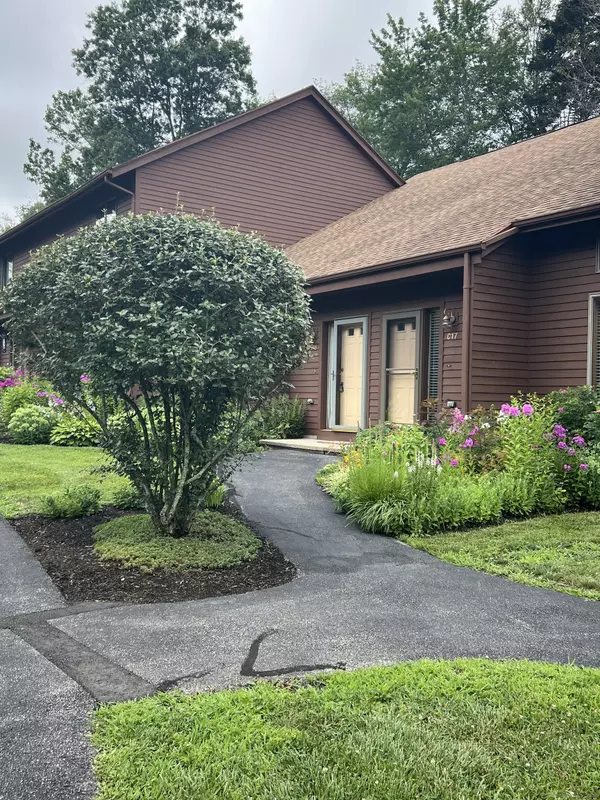 348 Boston Post Road #C16, Waterford, CT 06385