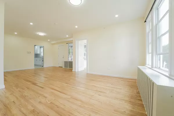 21 Lake Street, Waterbury, CT 06708