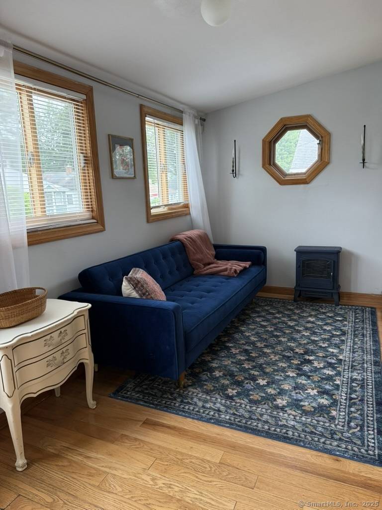 Old Saybrook, CT 06475,19 Hartford Avenue