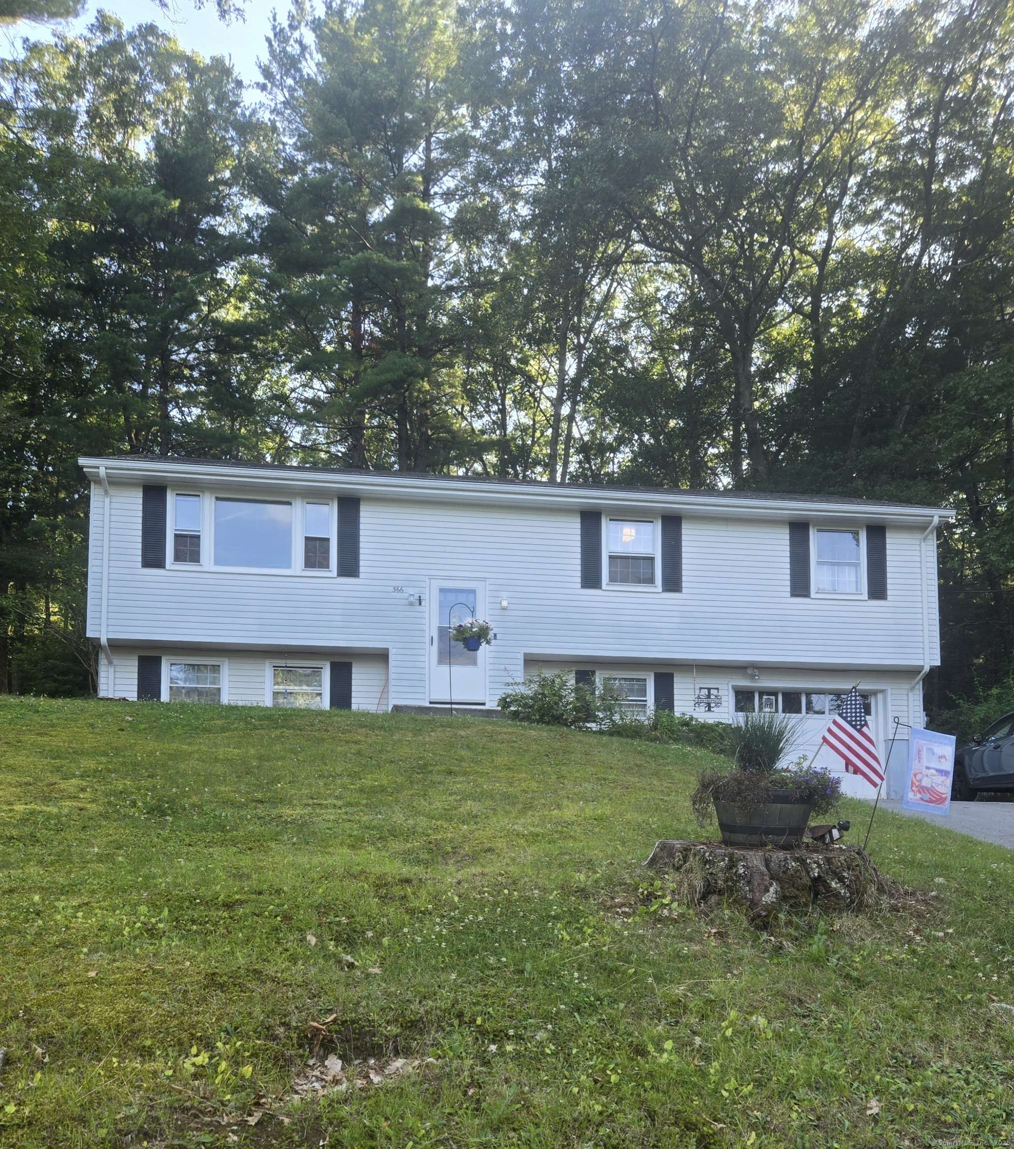 366 Sabin Street, Putnam, CT 06260