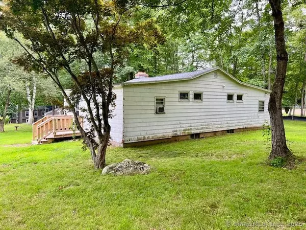 Woodstock, CT 06282,10 Laurel Hill Drive