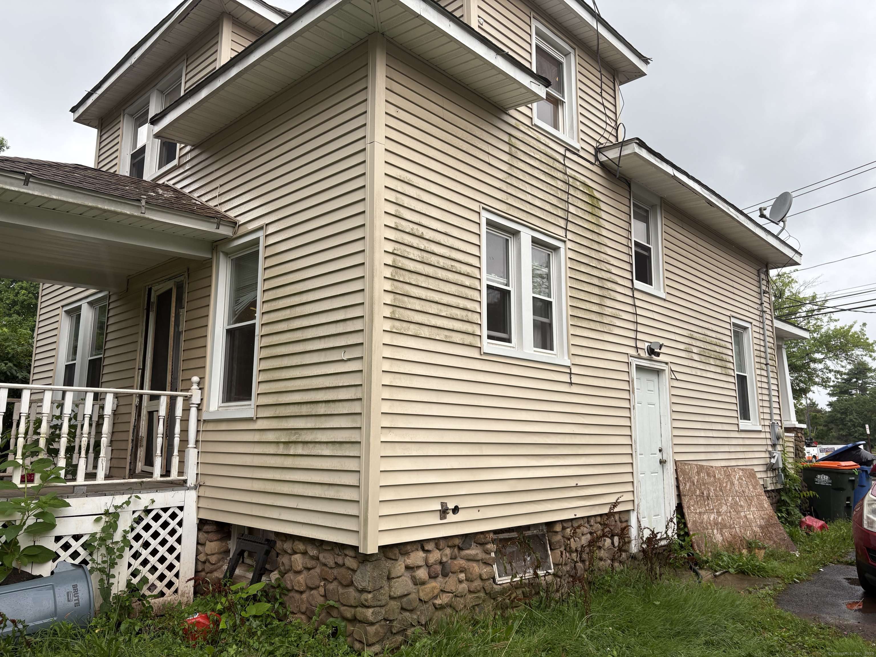 Meriden, CT 06450,104 Gale Avenue