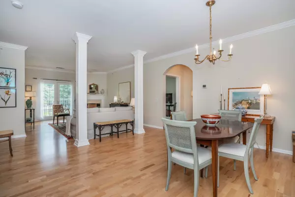 Simsbury, CT 06070,1 West Street #322