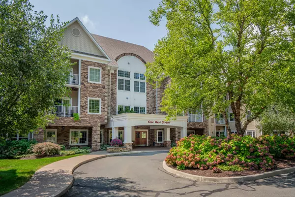 Simsbury, CT 06070,1 West Street #322