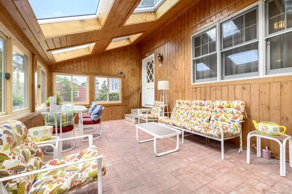 Norwalk, CT 06851,2 Thistle Road