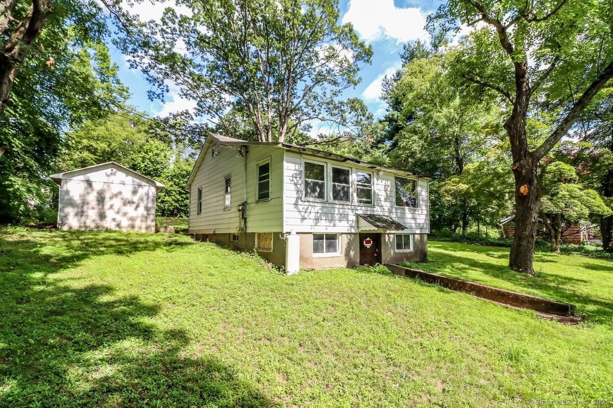 New Fairfield, CT 06812,16 Oak Street