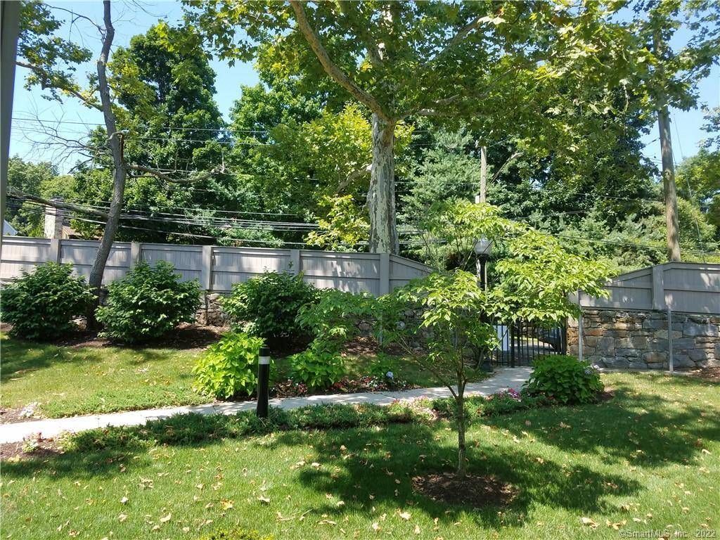 Stamford, CT 06902,46 Stoneridge Circle #46