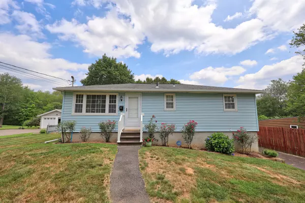 14 Charlotte Street, Watertown, CT 06779