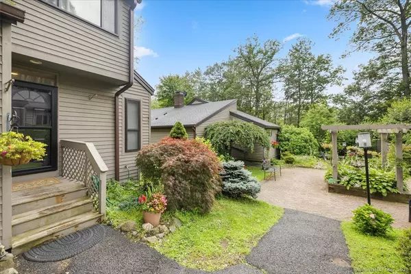 Woodbury, CT 06798,1 Alder Court #1