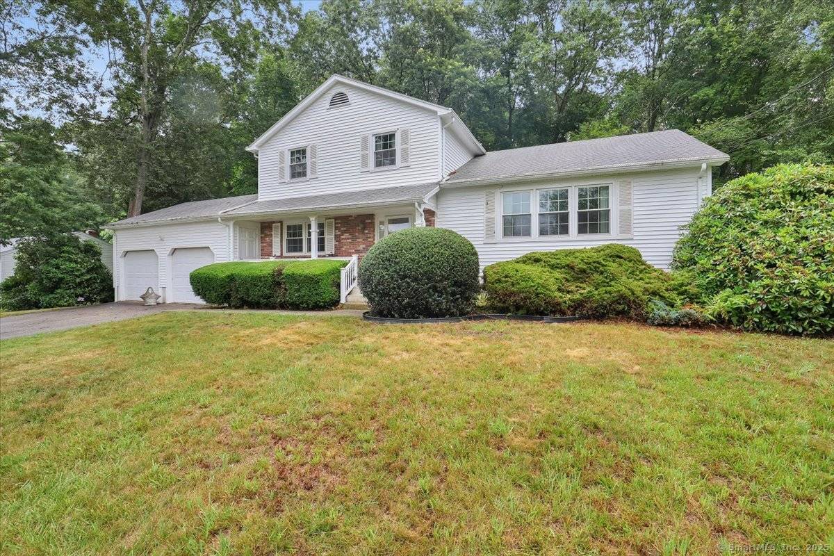 14 Glenvale Street, Waterford, CT 06385