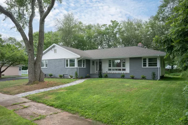 Hamden, CT 06514,52 Clover Circle