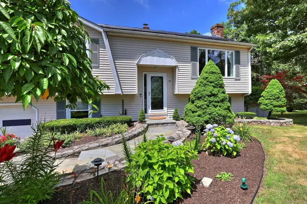 Hamden, CT 06514,16 Stratton Court
