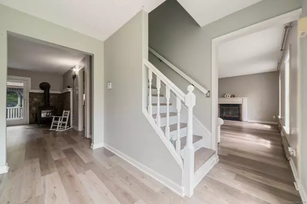 Woodbury, CT 06798,31 McVeigh Road