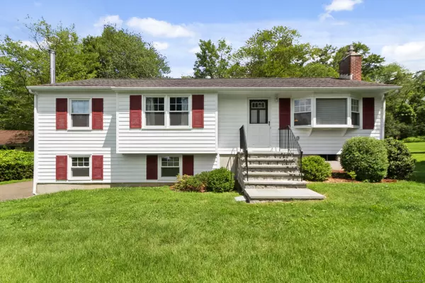 11 West Lake Shore Drive, Danbury, CT 06811