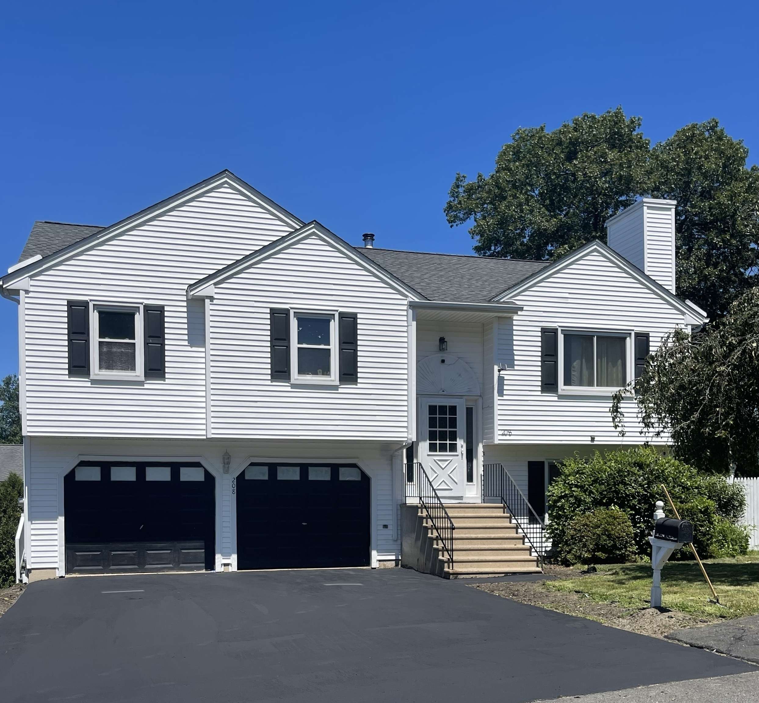 Waterbury, CT 06708,208 Kendall Circle
