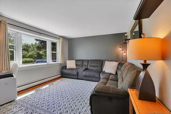 South Windsor, CT 06074,377 Niederwerfer Road