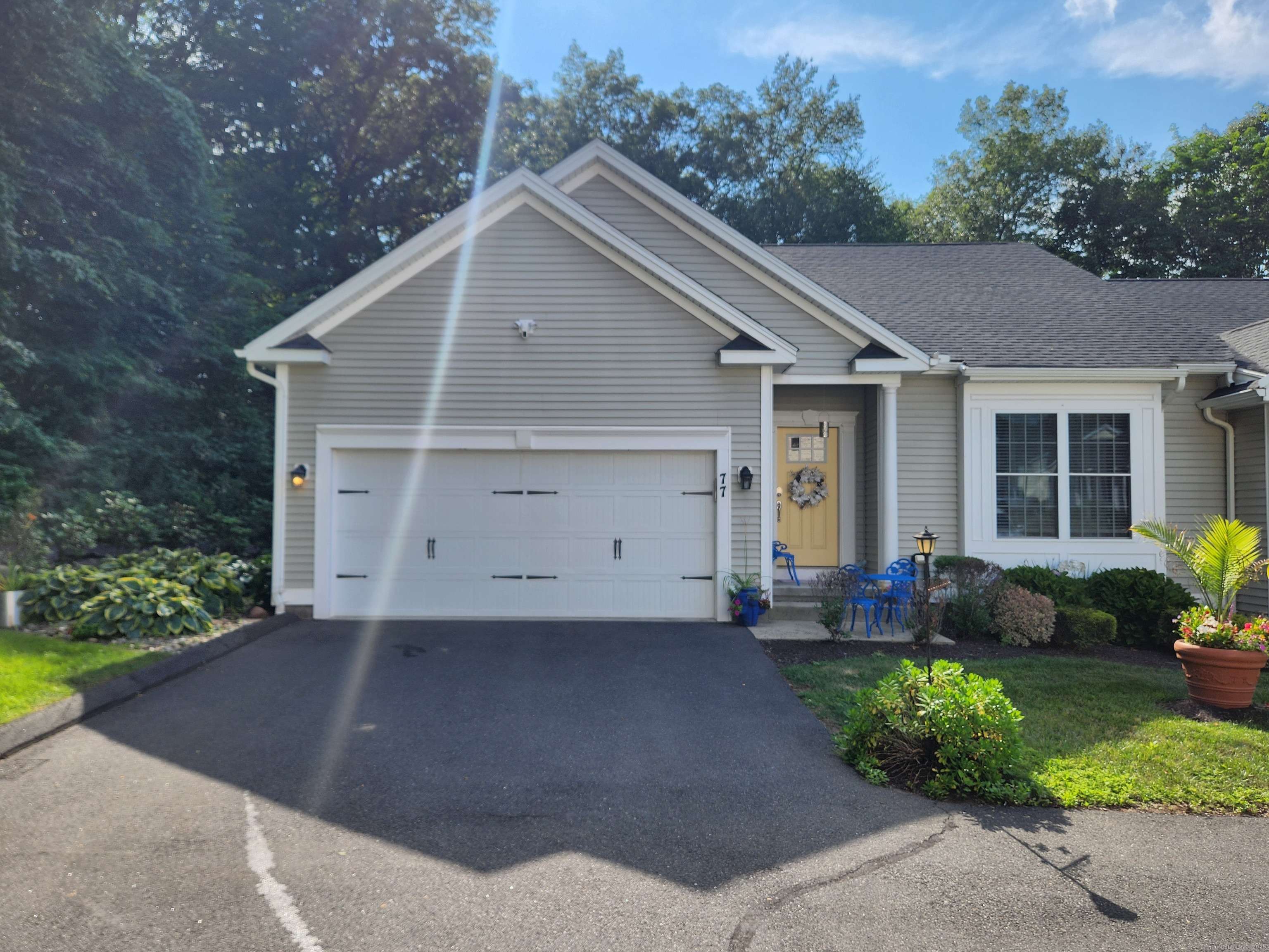 90 Apple Gate #77, Southington, CT 06489