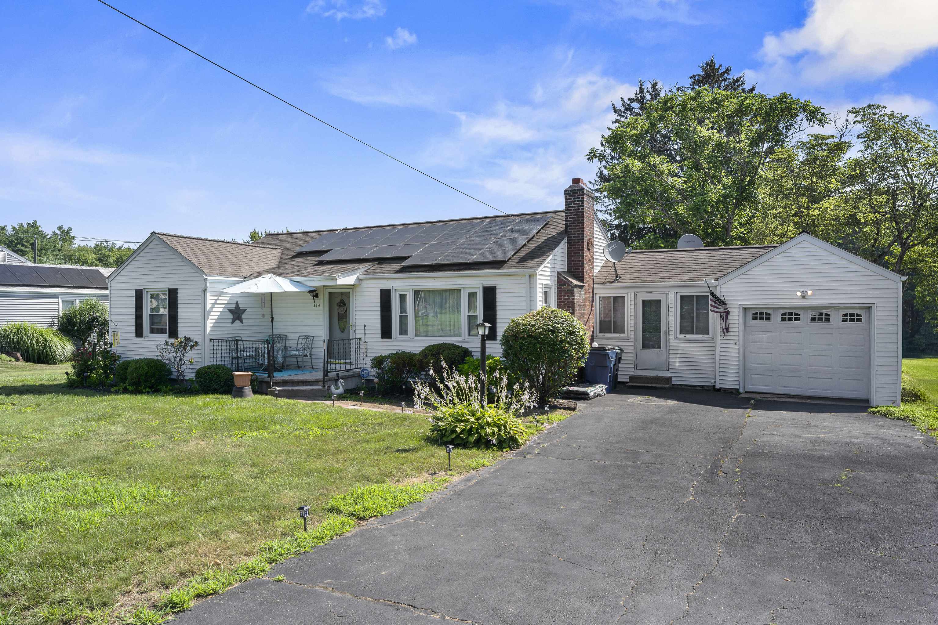 East Hartford, CT 06108,326 Long Hill Street