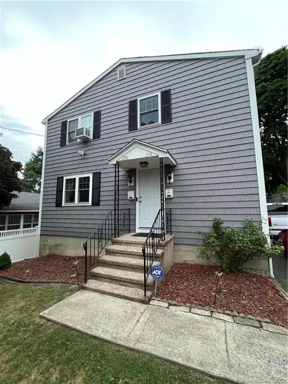 Bridgeport, CT 06606,294 Robin Street