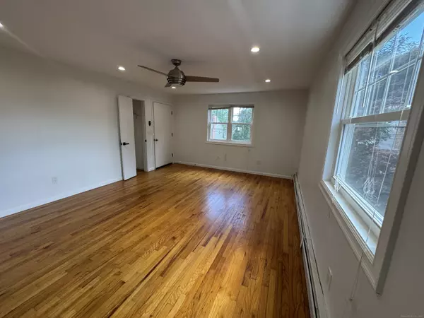 Bridgeport, CT 06606,294 Robin Street