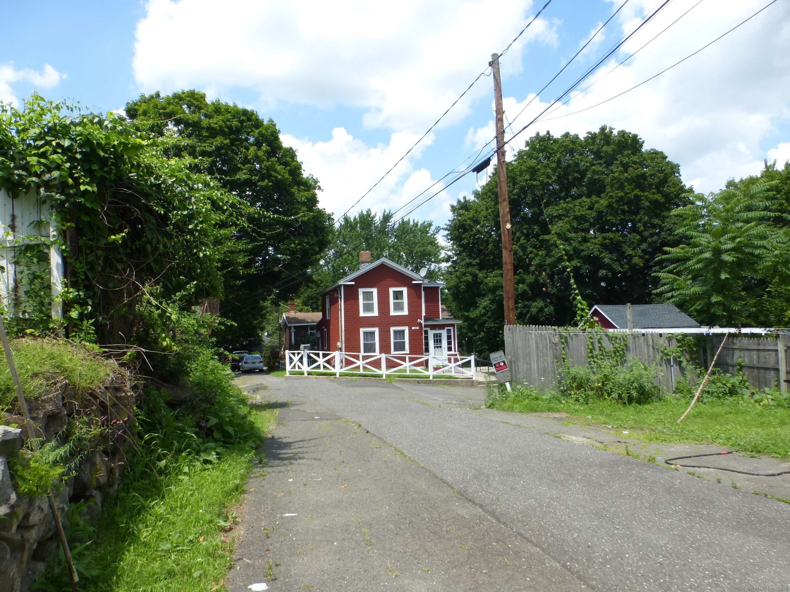 Waterbury, CT 06708,1048 West Main Street