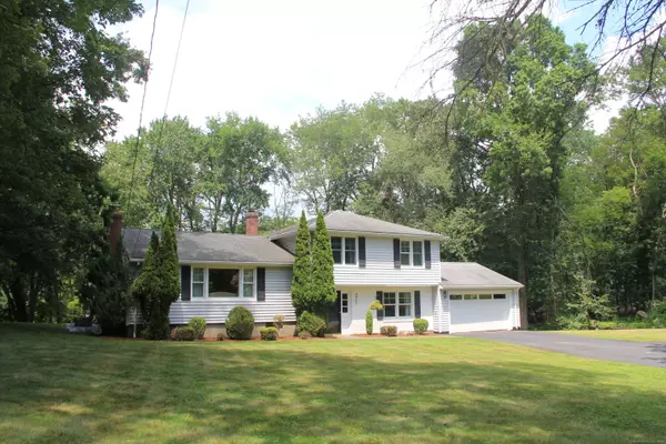Orange, CT 06477,417 Richard Lane