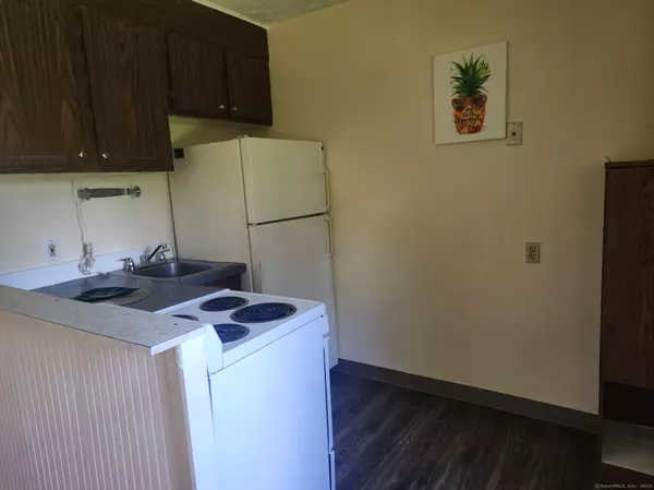 Montville, CT 06353,26 Crandall Hill Road #17