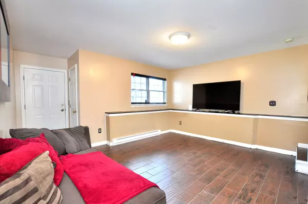 Waterbury, CT 06704,92 Hamden Avenue #APT 2