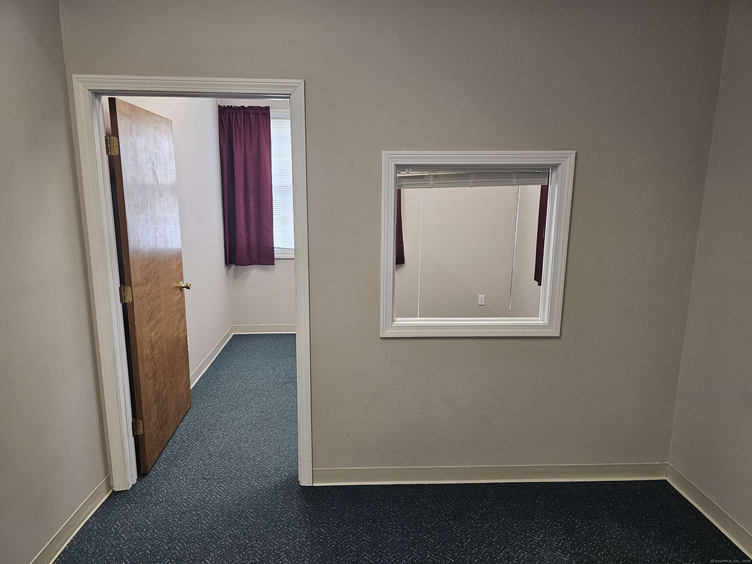 Berlin, CT 06037,979 Farmington Avenue #1F