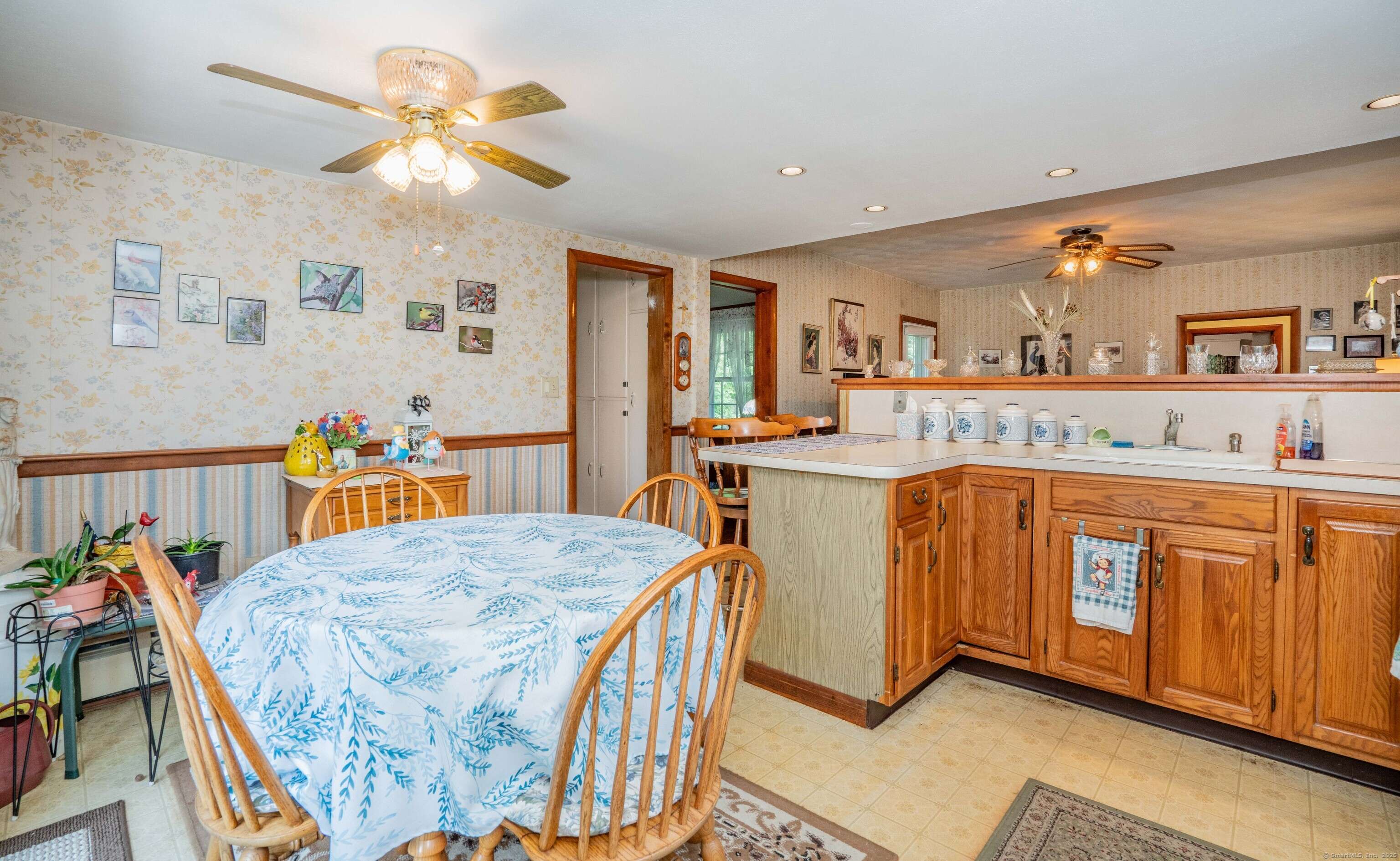 Farmington, CT 06085,373 Collinsville Road