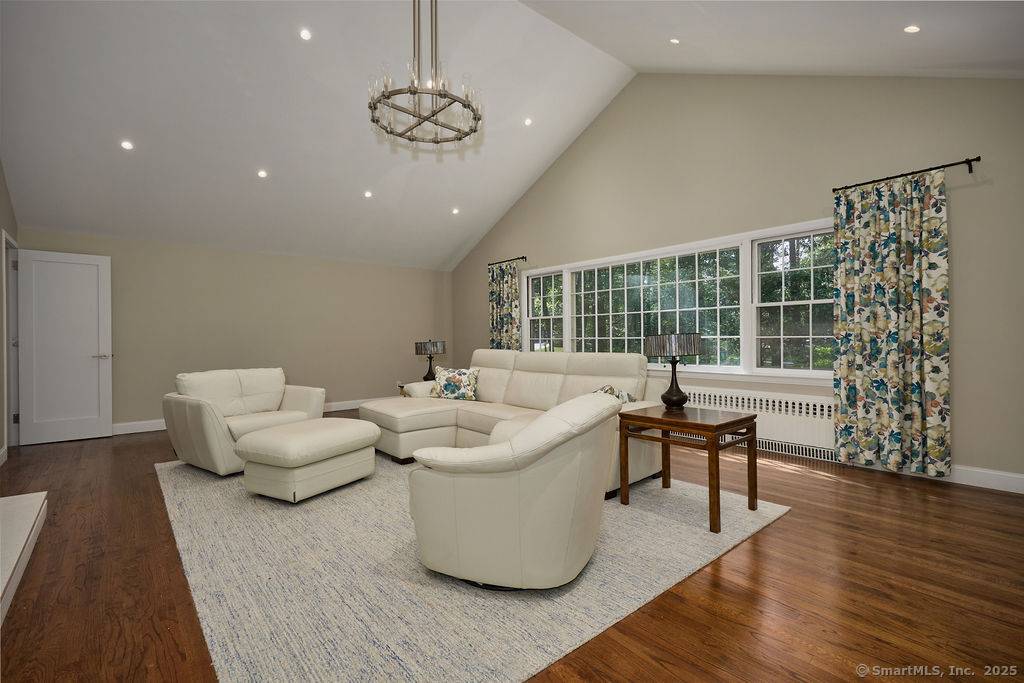 Stamford, CT 06903,135 Foxwood Road