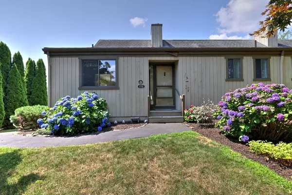 Stratford, CT 06614,475 Commanche Lane #B
