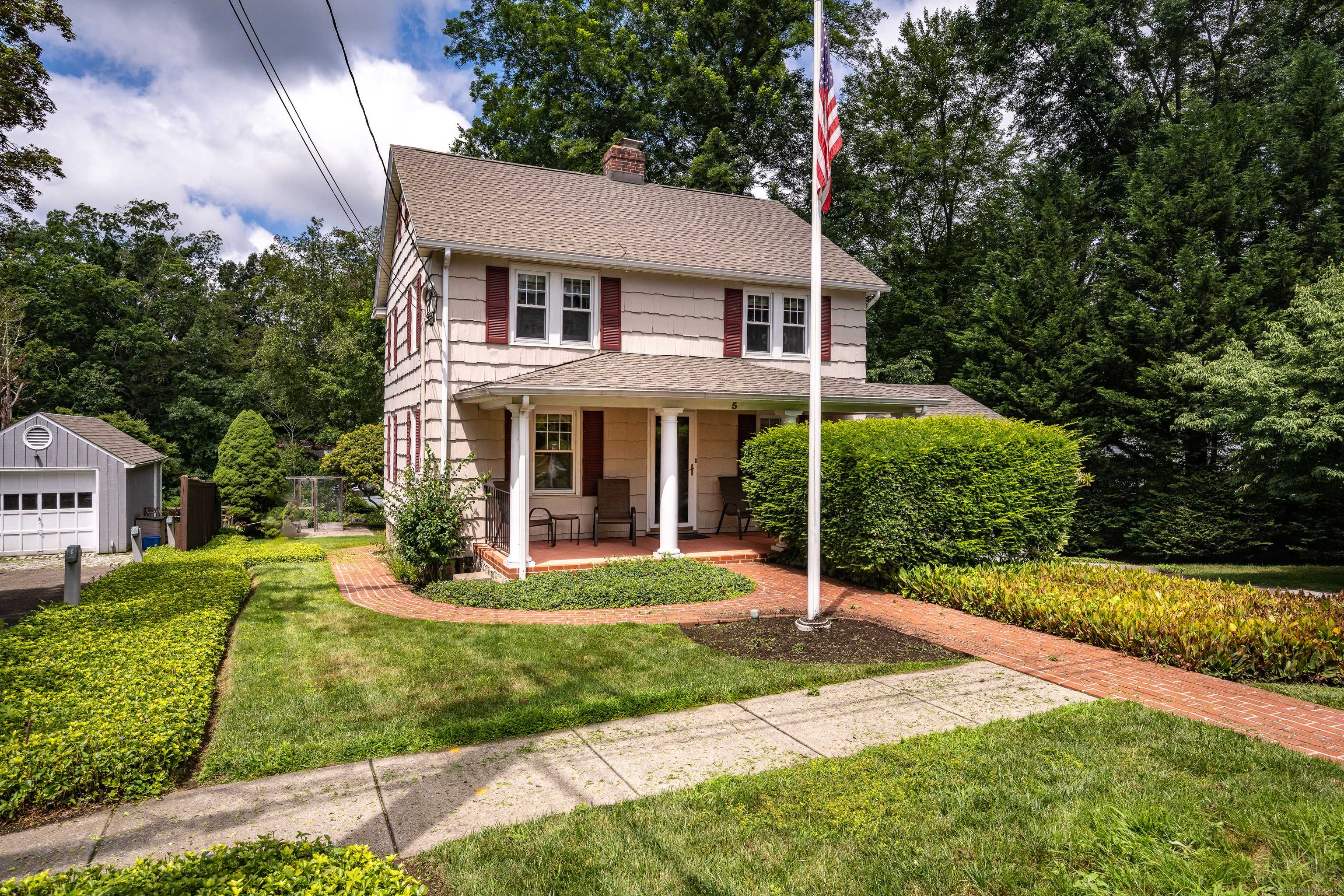 5 Hunter Street, Greenwich, CT 06870