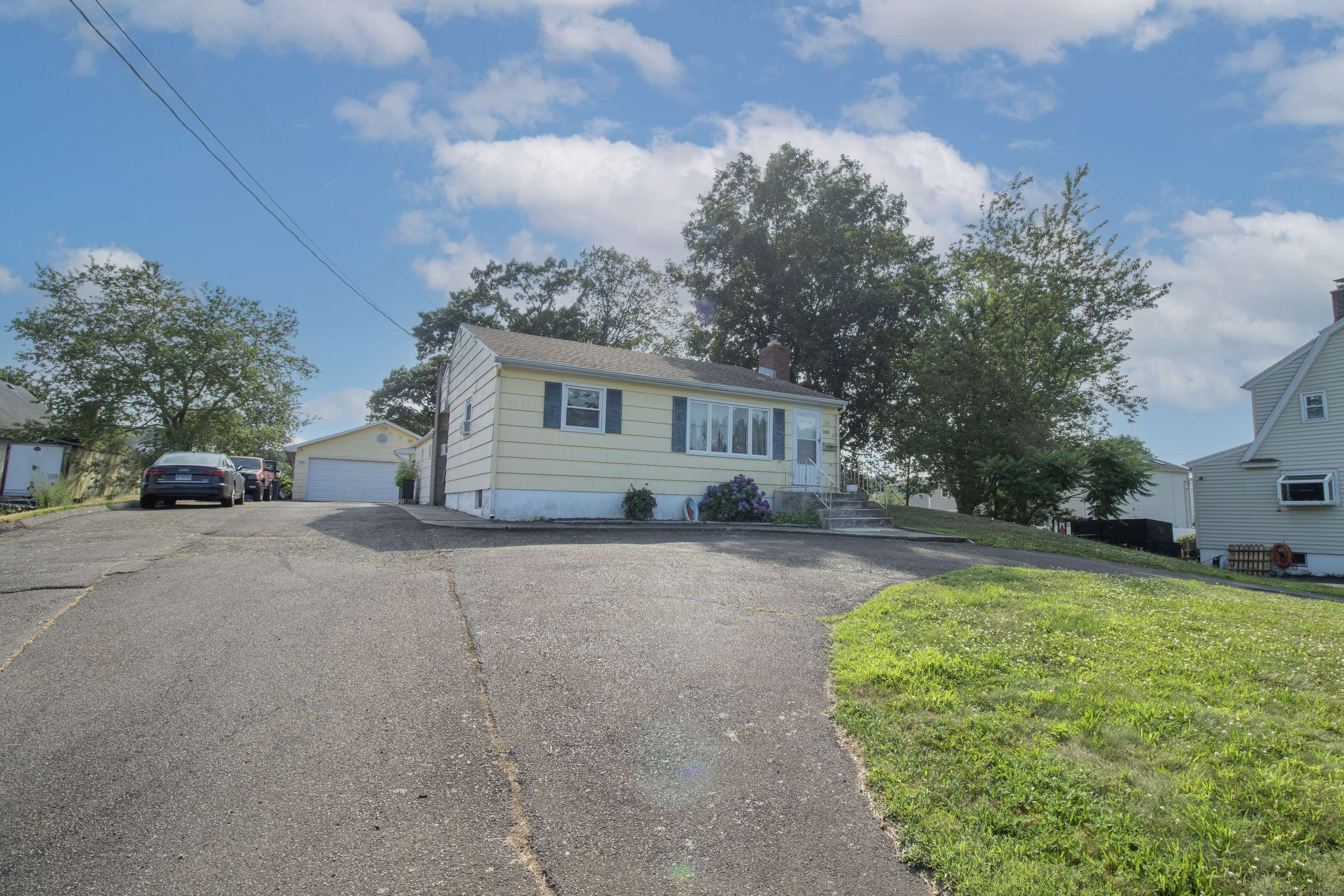 100 South End Road, New Haven, CT 06512