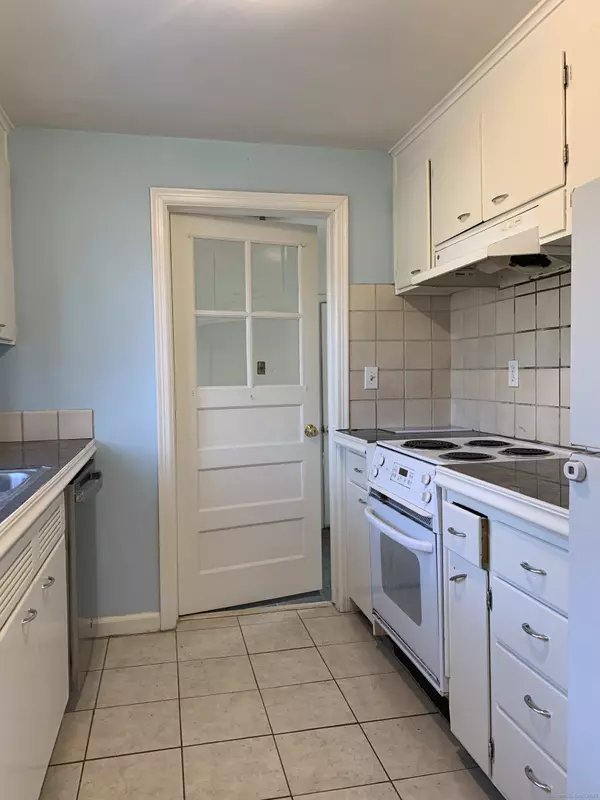 North Haven, CT 06473,16 Garfield Avenue