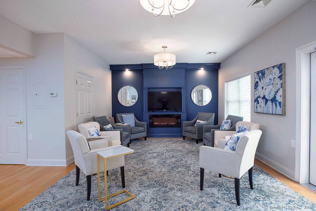 Ridgefield, CT 06877,100C Danbury Road #2K
