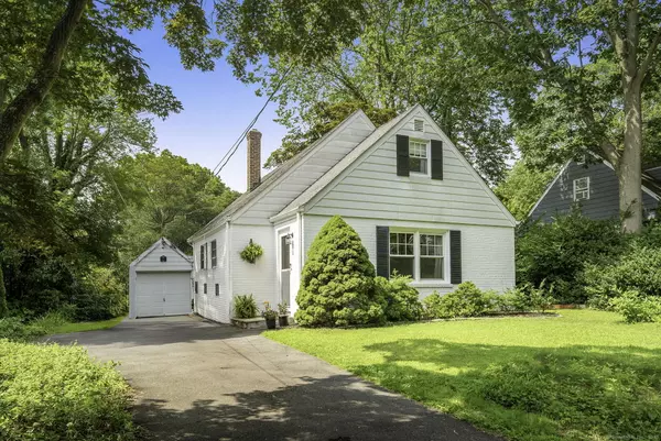 Greenwich, CT 06870,33 Halsey Drive