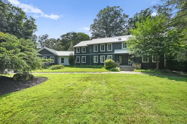 31 Riverfield Drive, Weston, CT 06883
