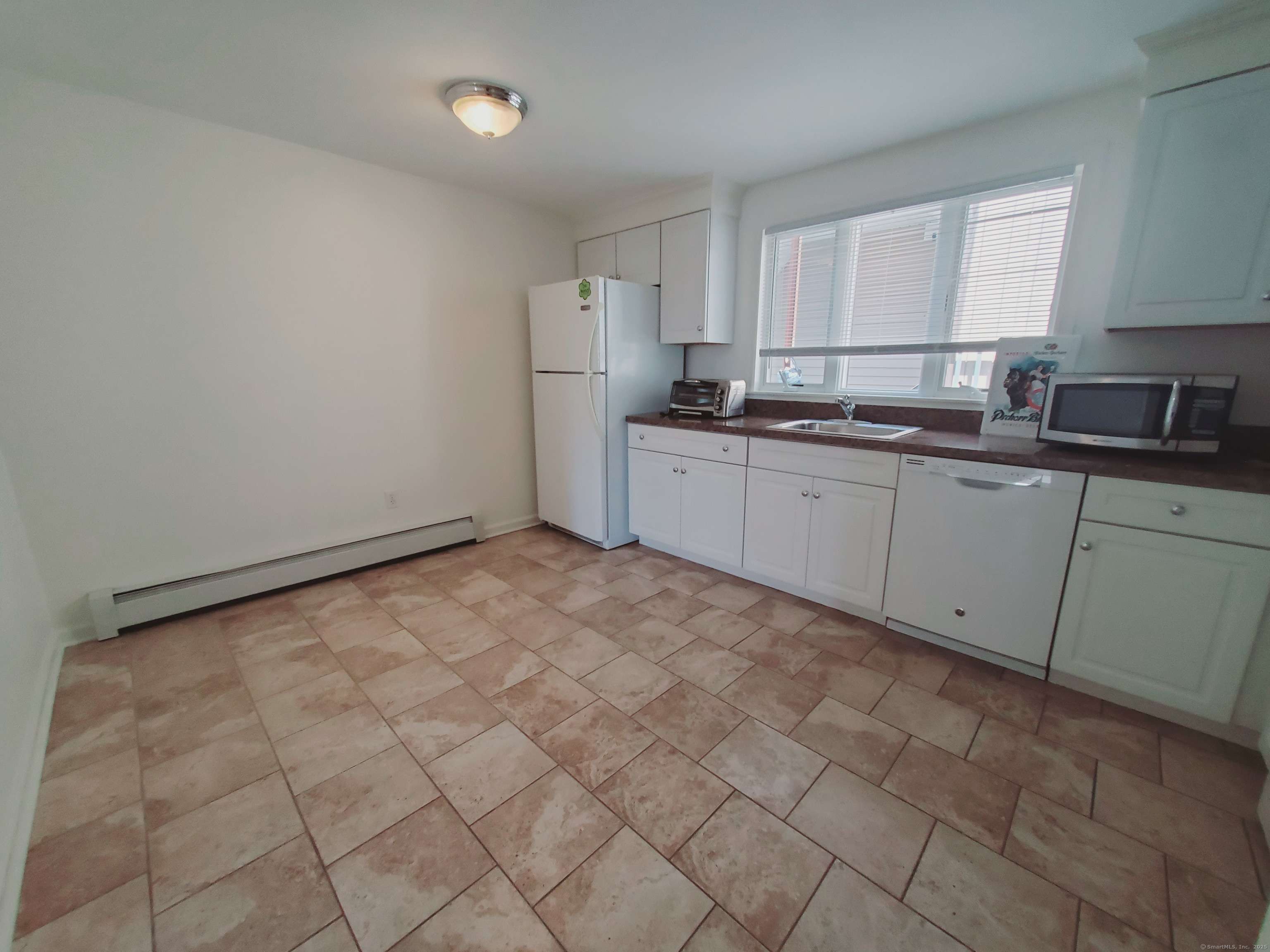 Stamford, CT 06902,40 Dean Street #2