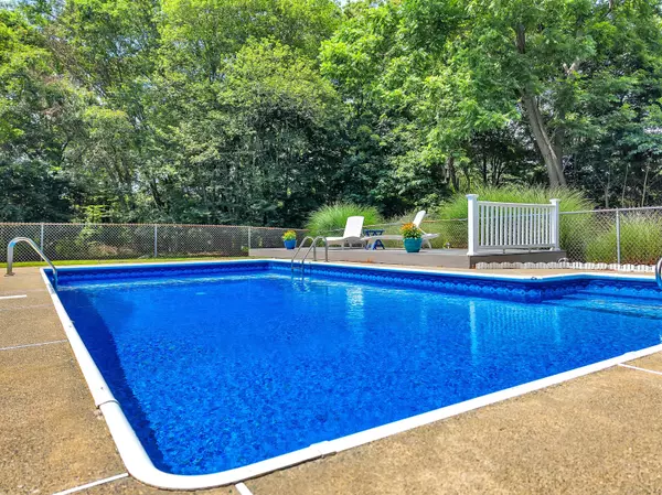 Waterford, CT 06385,267 Boston Post Road