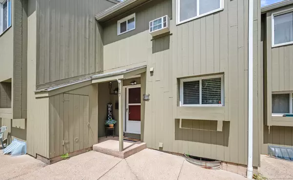 17 McKenna Drive, Middletown, CT 06457