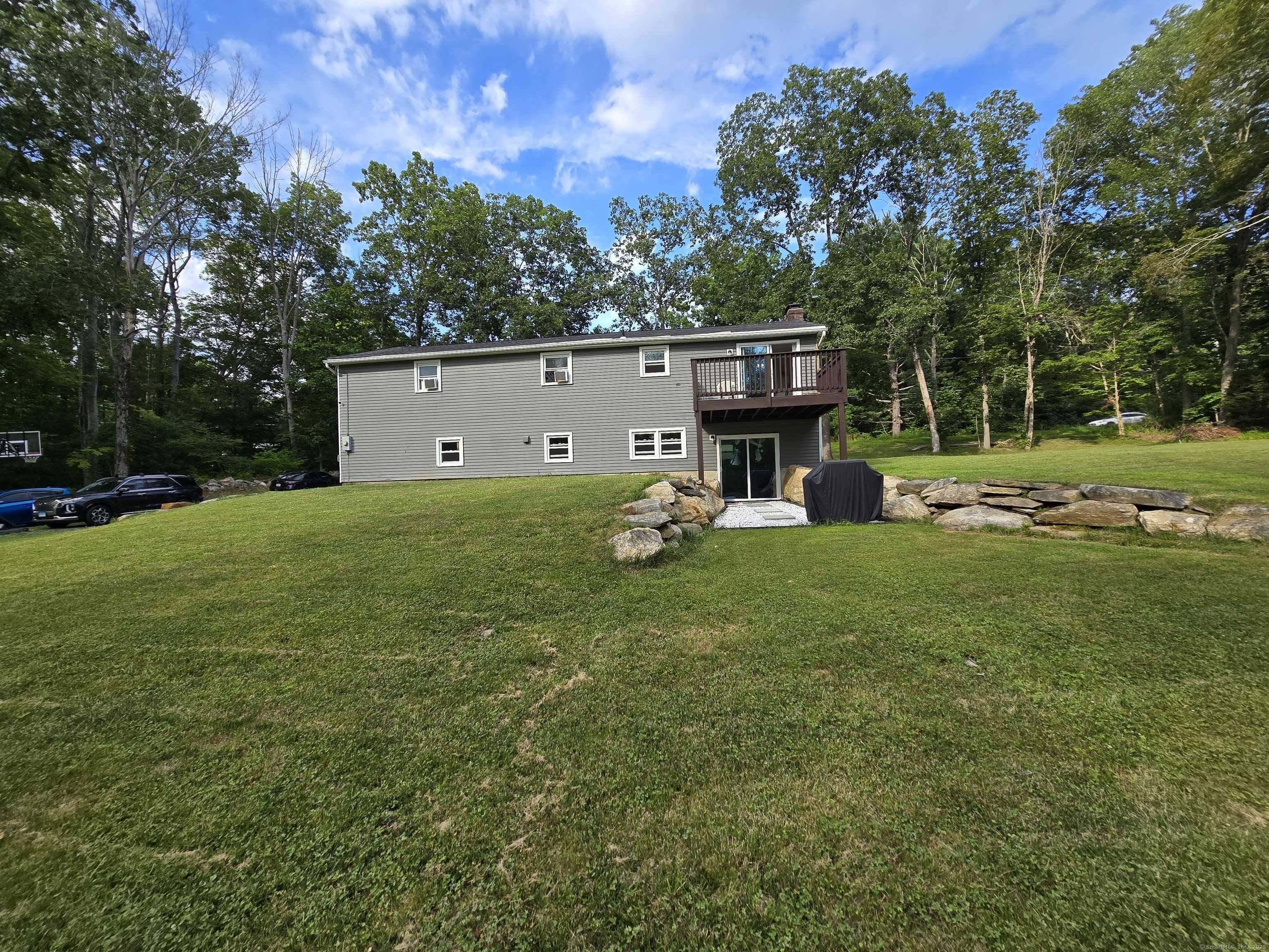 Mansfield, CT 06268,753 Storrs Road
