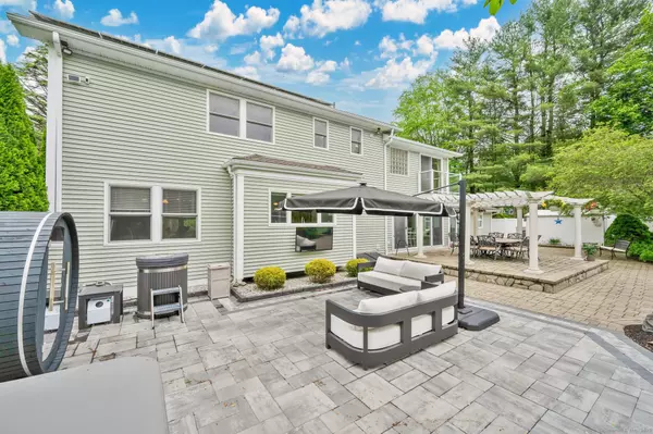 Shelton, CT 06484,60 Thompson Street