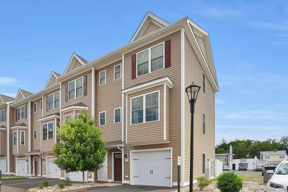 Southington, CT 06489,39 Eden Avenue #1
