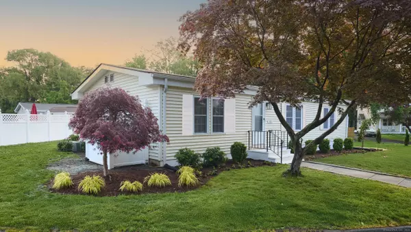Westport, CT 06880,10 Crescent Park Road