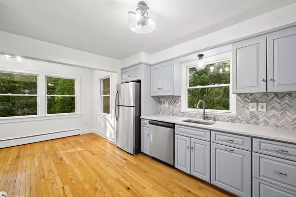New Canaan, CT 06840,412 Main Street