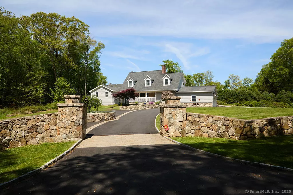 Weston, CT 06883,17 Grays Farm Road