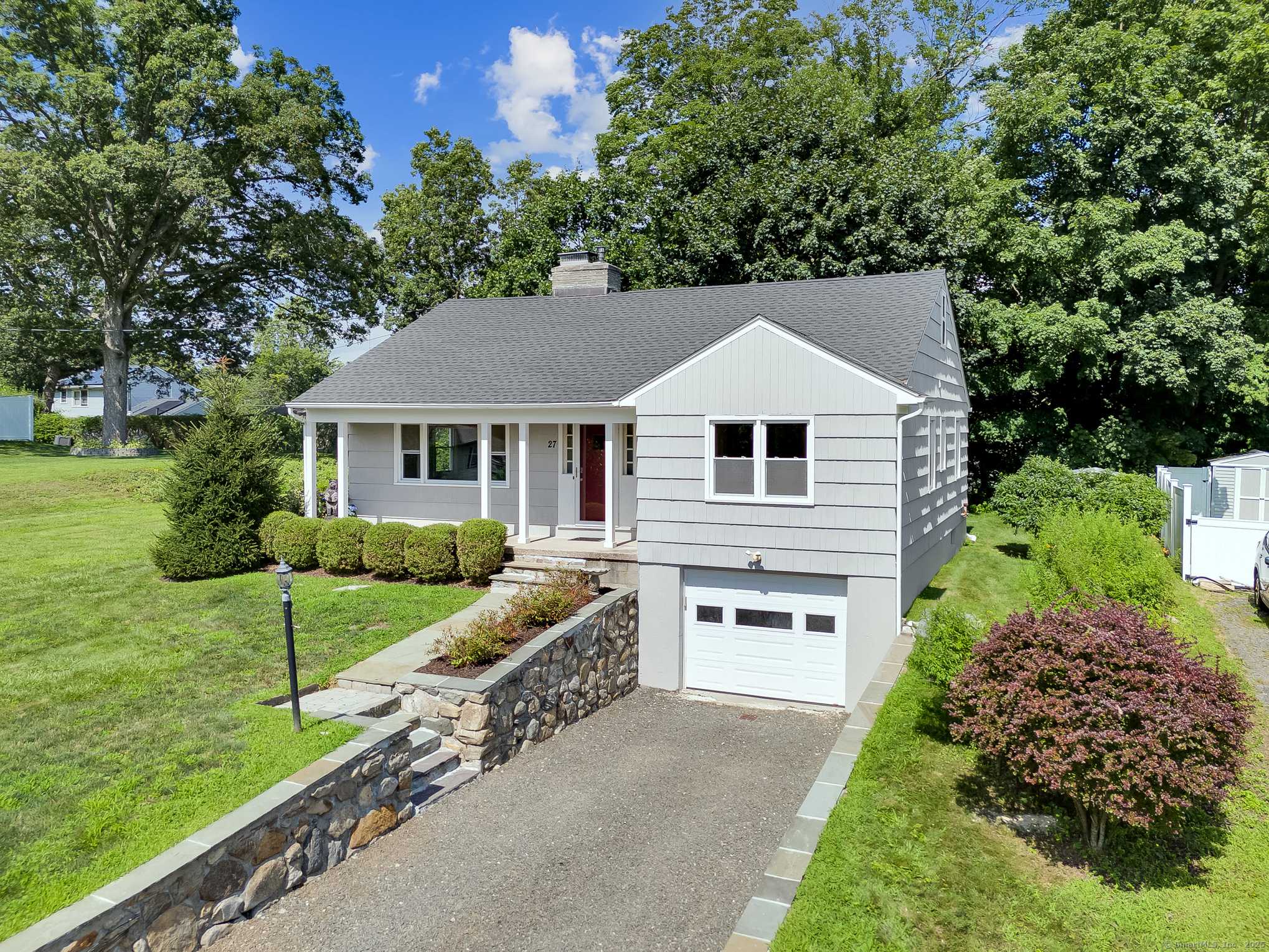 27 Skyline Drive, Brookfield, CT 06804