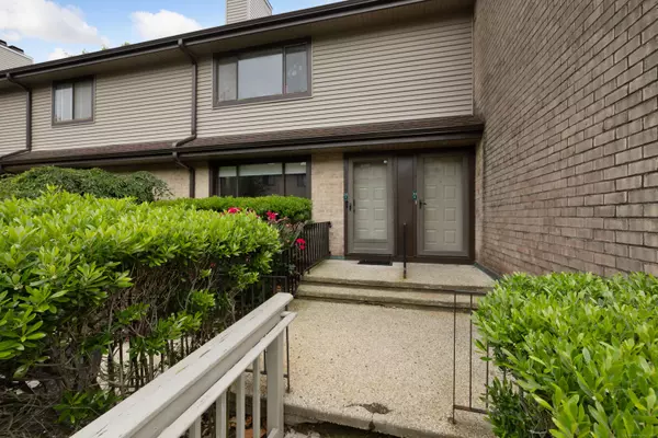 2539 Bedford Street #APT 33F, Stamford, CT 06905